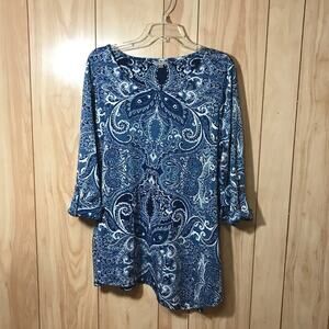 Avenue Blue Paisley Scoop Neck 3/4 Sleeve Slant Hem Top 18/20